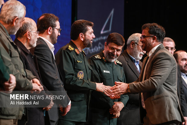 آئین اختتامیه چهارمین جایزه ادبی سردار همدانی