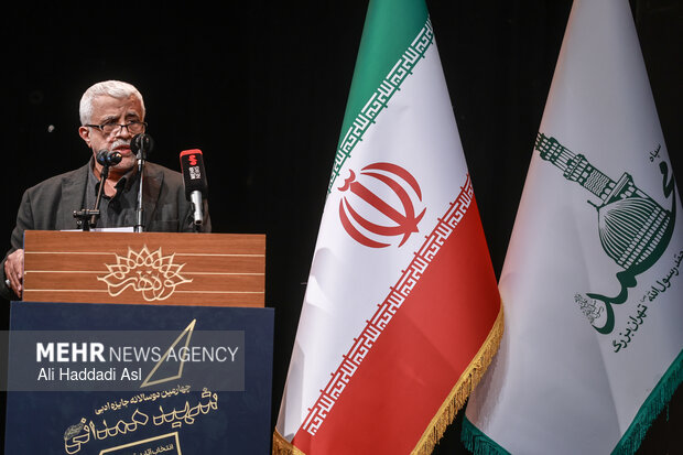 ادبیات مقاومت، شرط ماندگاری مکتب و اندیشه مقاومت است