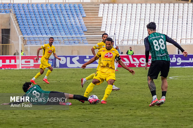 لیگ برتر فوتبال - فجر سپاسی و خیبر