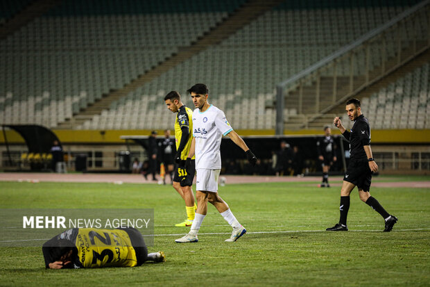 لیگ برتر فوتبال - سپاهان و گل گهر