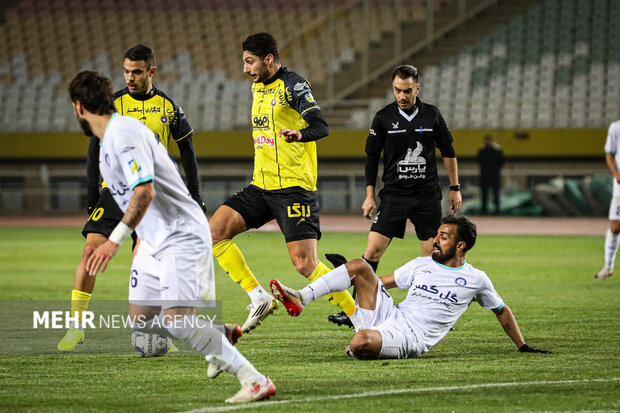 لیگ برتر فوتبال - سپاهان و گل گهر