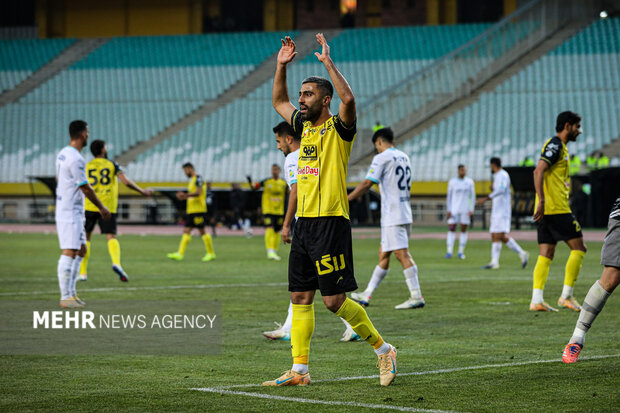 لیگ برتر فوتبال - سپاهان و گل گهر