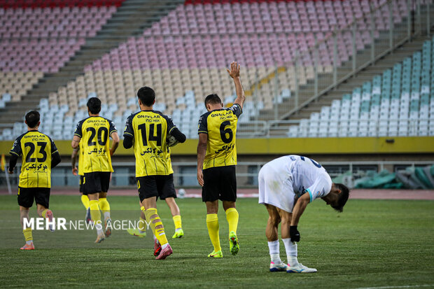 لیگ برتر فوتبال - سپاهان و گل گهر