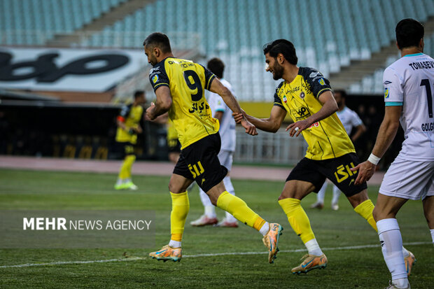 لیگ برتر فوتبال - سپاهان و گل گهر