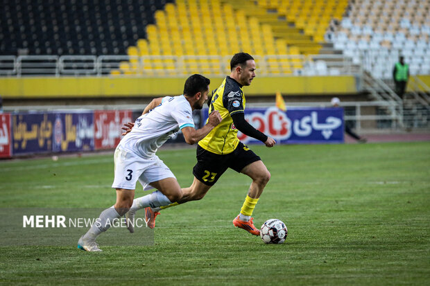 لیگ برتر فوتبال - سپاهان و گل گهر