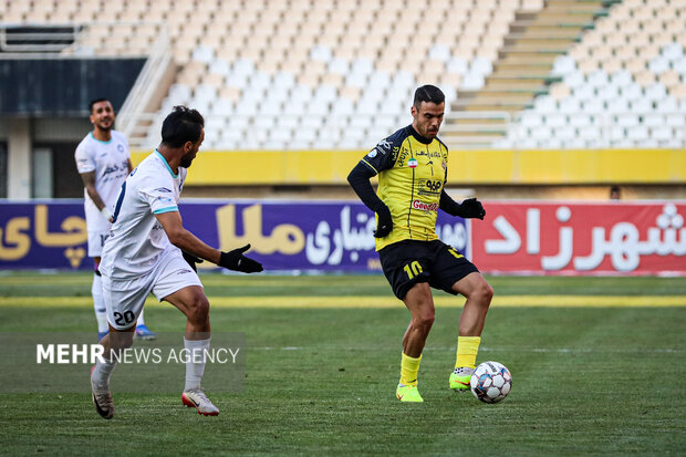 لیگ برتر فوتبال - سپاهان و گل گهر