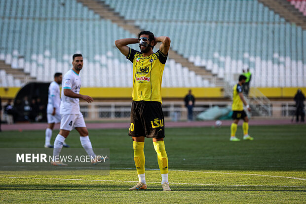 لیگ برتر فوتبال - سپاهان و گل گهر