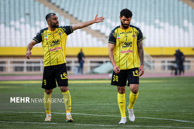 لیگ برتر فوتبال - سپاهان و گل گهر