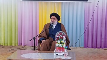 مسئول پرکار و خدمتگزار را همه باید حمایت کنند