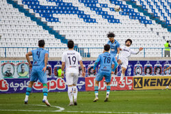 شکست صدرنشین مدعیان را خوشحال کرد/ چادرملو عالی به بازی برگشت