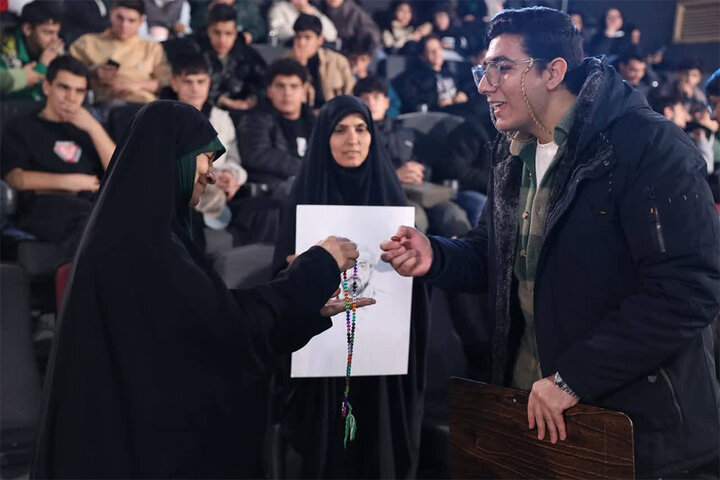 پایان بخش «فیلم ما» شانزدهمین جشنواره مردمی فیلم عمار پایان بخش «فیلم ما» شانزدهمین جشنواره مردمی فیلم عمار