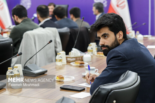 دیدار محمد مخبر با نخبگان جوان