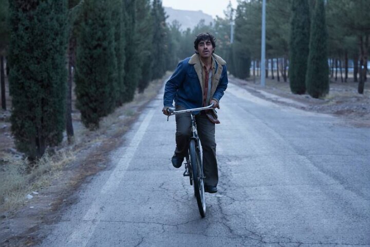 فرار از دام بیوگرافی‌های قهرمان‌محور؛ در «کوچ» قهرمان نمی‌بینید