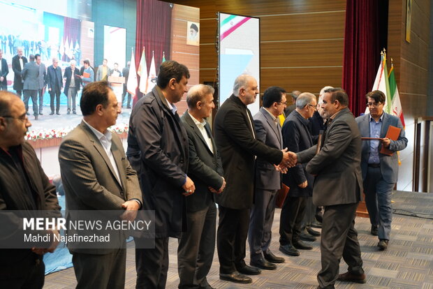 اختتامیه جشنواره ملی داستان ایثار و شهدای غریب در یاسوج