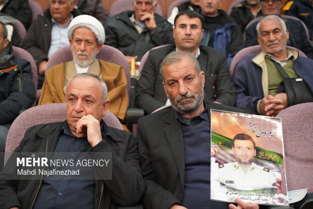 اختتامیه جشنواره ملی داستان ایثار و شهدای غریب در یاسوج