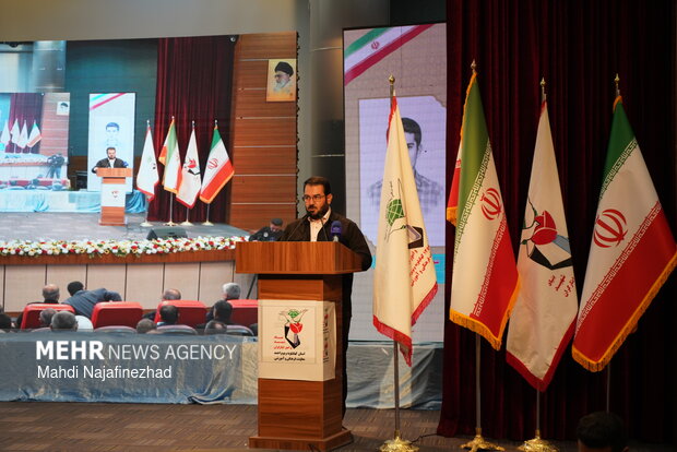 اختتامیه جشنواره ملی داستان ایثار و شهدای غریب در یاسوج