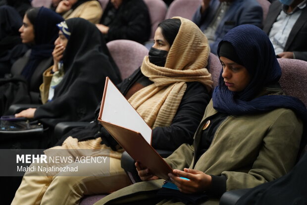 اختتامیه جشنواره ملی داستان ایثار و شهدای غریب در یاسوج