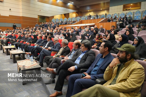 اختتامیه جشنواره ملی داستان ایثار و شهدای غریب در یاسوج