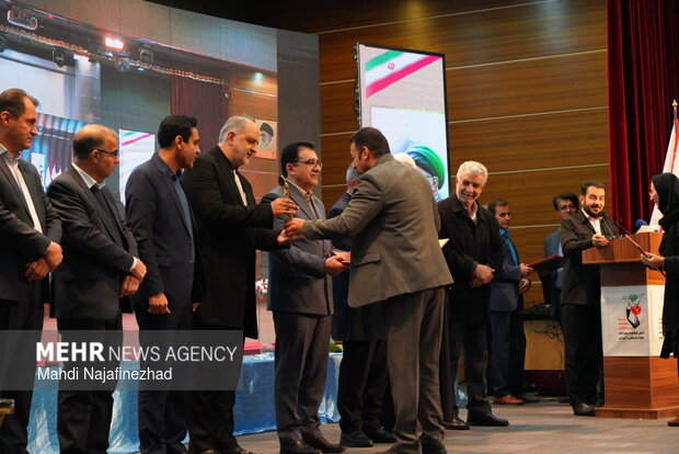 اختتامیه جشنواره ملی داستان ایثار و شهدای غریب در یاسوج