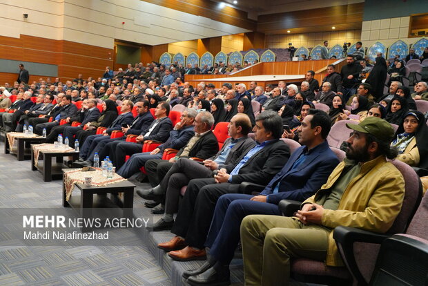 اختتامیه جشنواره ملی داستان ایثار و شهدای غریب در یاسوج