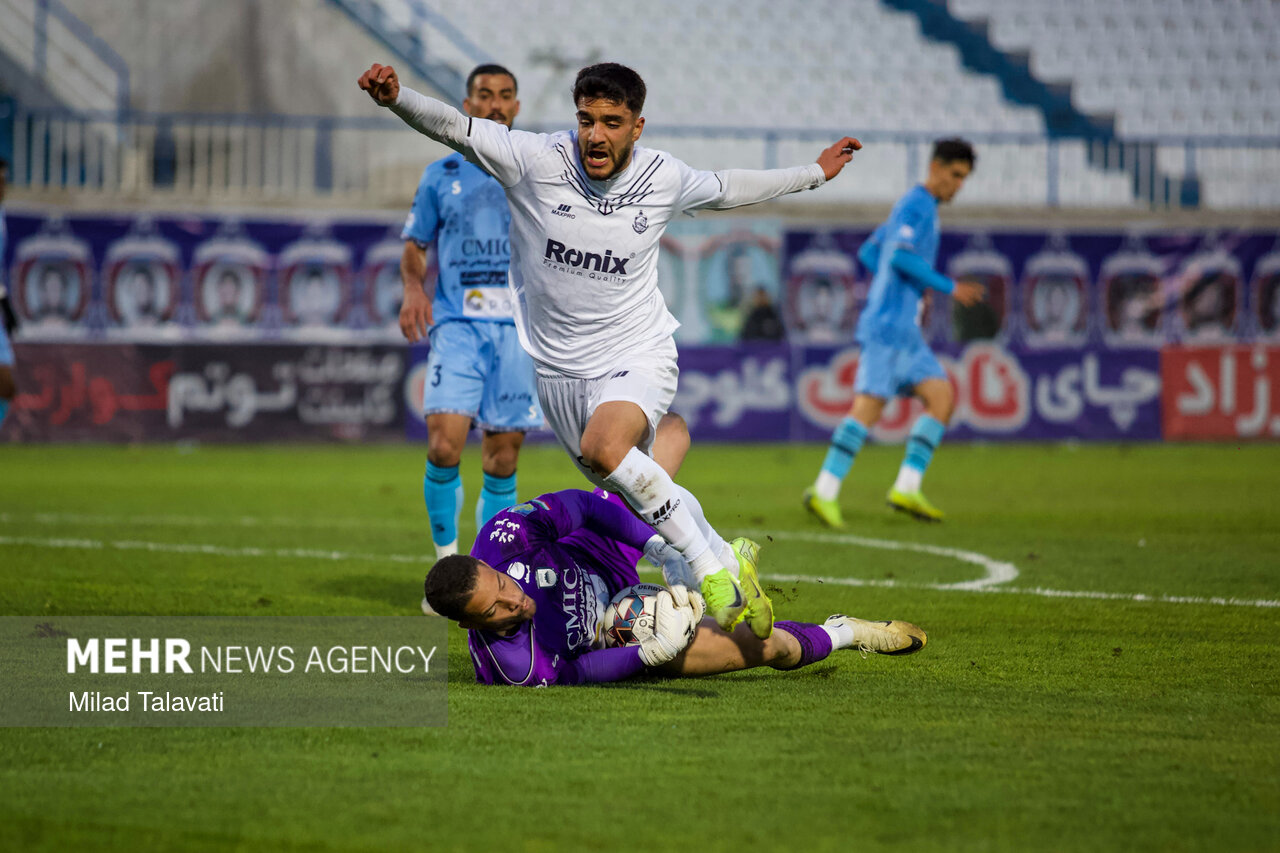 لیگ برتر فوتبال – ملوان و چادرملو لیگ برتر فوتبال – ملوان و چادرملو