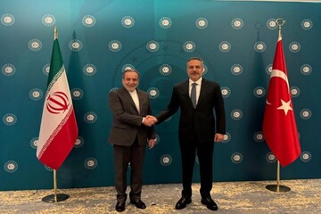 عراقچی و هاکان فیدان دیدار کردند