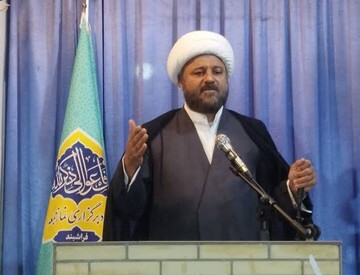 امام جمعه فراشبند: دشمن در تلاش برای ترساندن ملت ایران است
