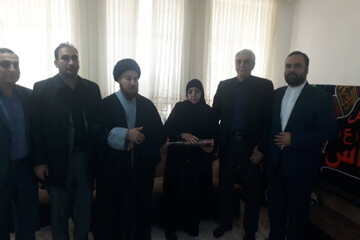 تکریم خانواده شهدای مدافع امنیت در استان ایلام 