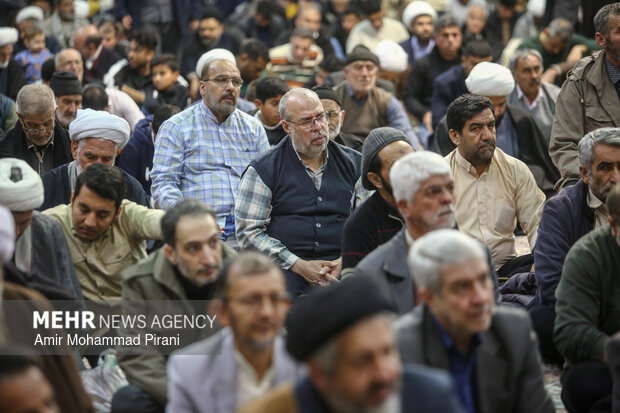 بزرگداشت شهدای اغتشاشات در حرم حضرت معصومه(س)