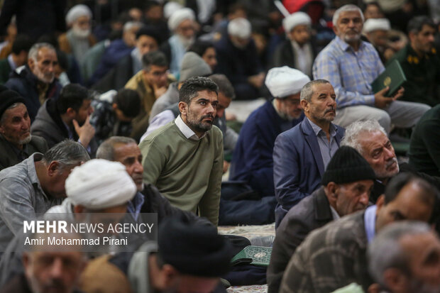 بزرگداشت شهدای اغتشاشات در حرم حضرت معصومه(س)