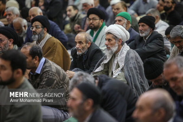 بزرگداشت شهدای اغتشاشات در حرم حضرت معصومه(س)