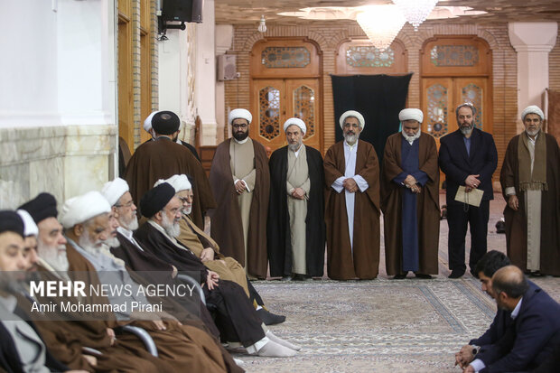 بزرگداشت شهدای اغتشاشات در حرم حضرت معصومه(س)