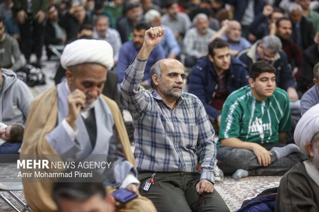 بزرگداشت شهدای اغتشاشات در حرم حضرت معصومه(س)