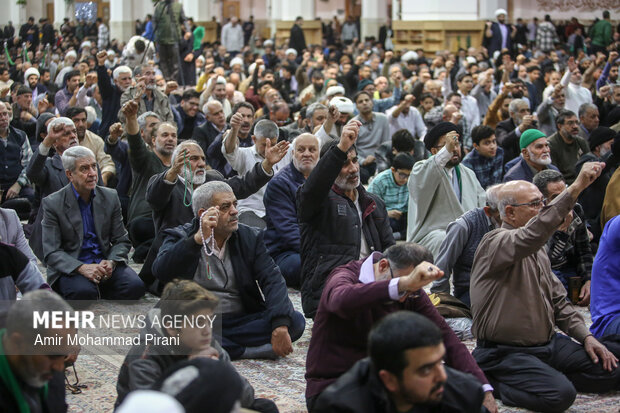 بزرگداشت شهدای اغتشاشات در حرم حضرت معصومه(س)
