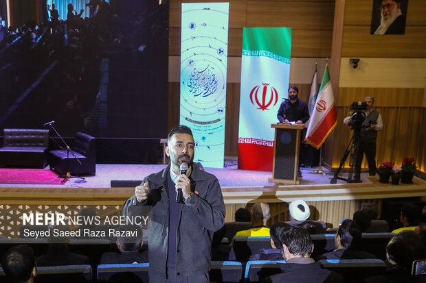 آیین تجلیل از فعالان اجتماعی انقلاب اسلامی