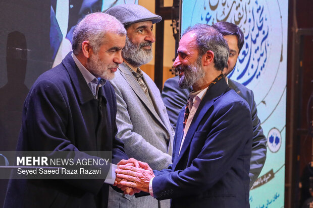 آیین تجلیل از فعالان اجتماعی انقلاب اسلامی