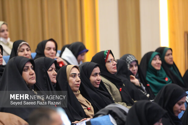 آیین تجلیل از فعالان اجتماعی انقلاب اسلامی