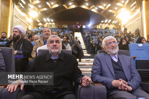 آیین تجلیل از فعالان اجتماعی انقلاب اسلامی