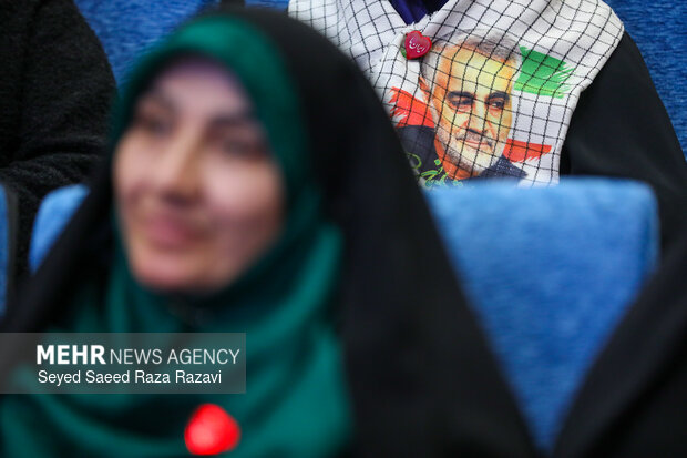 آیین تجلیل از فعالان اجتماعی انقلاب اسلامی