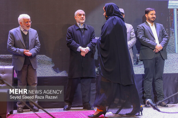 آیین تجلیل از فعالان اجتماعی انقلاب اسلامی