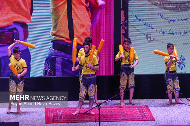 آیین تجلیل از فعالان اجتماعی انقلاب اسلامی