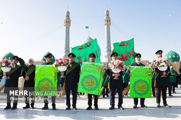 آیین جاروکشی خادمان مسجد مقدس جمکران
