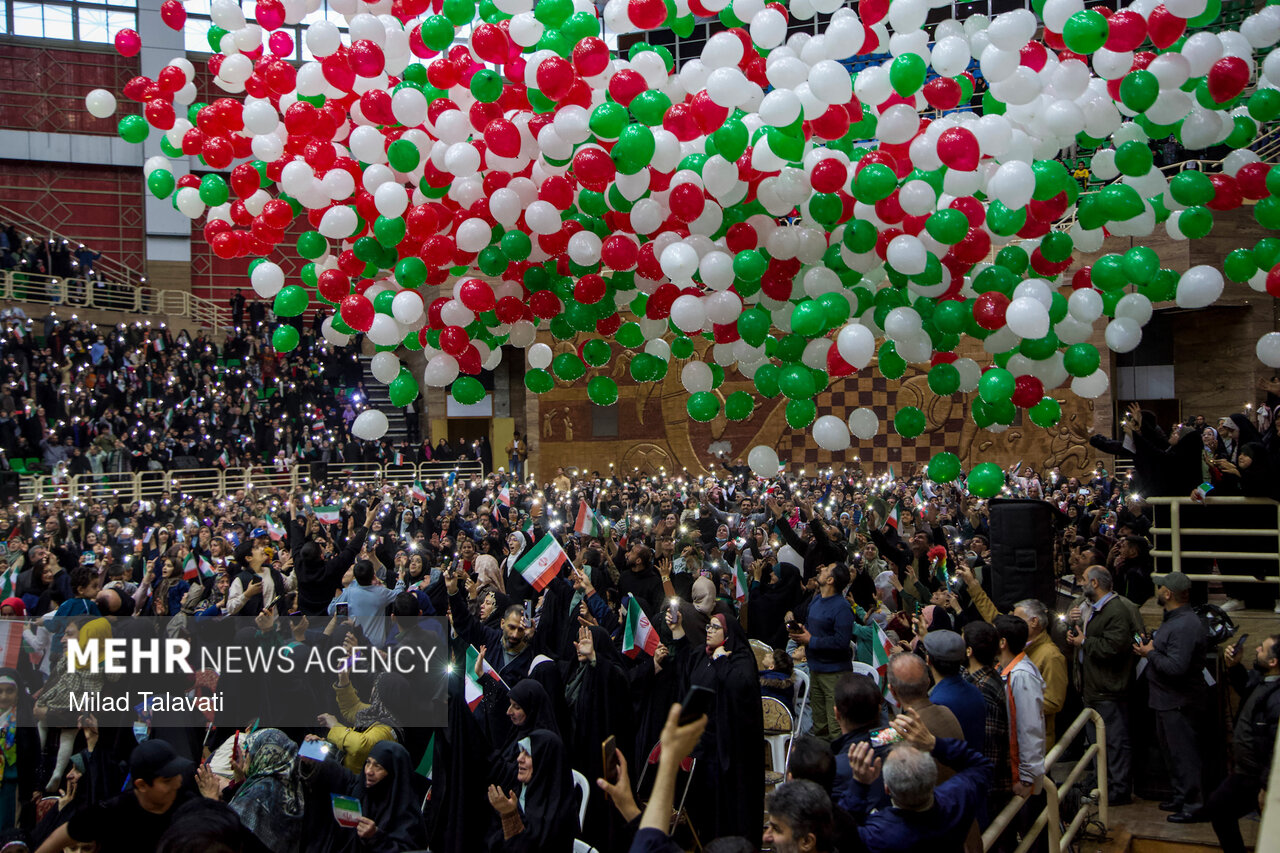 جشن بزرگ خانوادگی «بیعت با ولایت» در رشت جشن بزرگ خانوادگی «بیعت با ولایت» در رشت