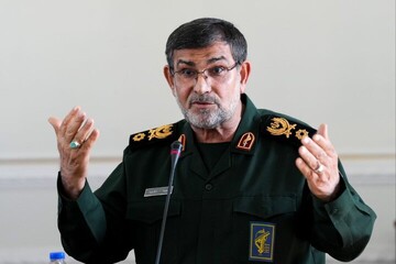 الأدميرال تنغسيري: تم تحرير حاملات نفط إيرانية على بعد آلاف الكيلومترات