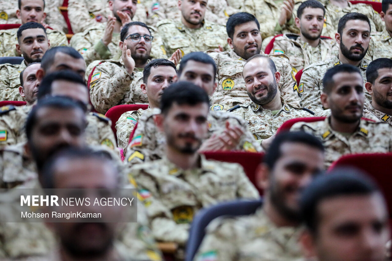 حقوق سربازان ۲۰ درصد افزایش یافت حقوق سربازان ۲۰ درصد افزایش یافت