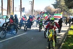 رژه موتوری و ماشینی همزمان با آغاز دهه فجر در زاهدان