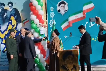 زنگ انقلاب در دبیرستان امام خمینی (ره) خرم‌آباد به صدا درآمد