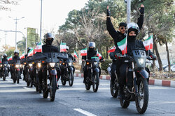 رژه موتورسواران در سالروز ورود امام خمینی به ایران