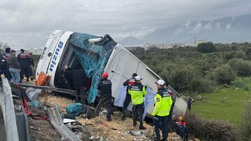Antalya'da otobüs devrildi: 8 ölü, 26 yaralı
