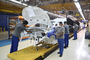 وزیر صمت باید درباره افزایش قیمت تولیدات ایران‌خودرو پاسخگو باشد